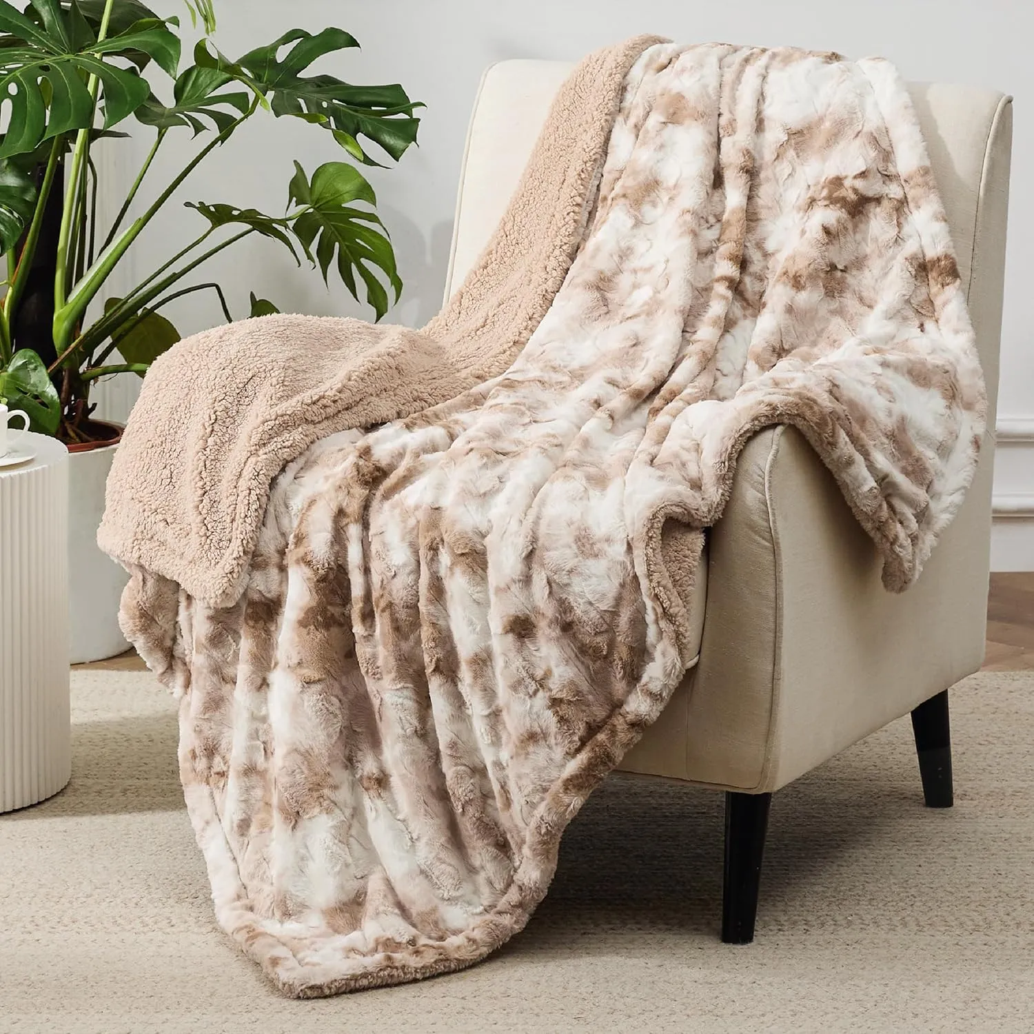 Bedsure Sherpa Blanket Twin Size - Soft, Fuzzy & Fluffy Faux Fur - Warm, Cozy Blanket for Couch, Sofa and Bed, Beige, 60x80 Inches