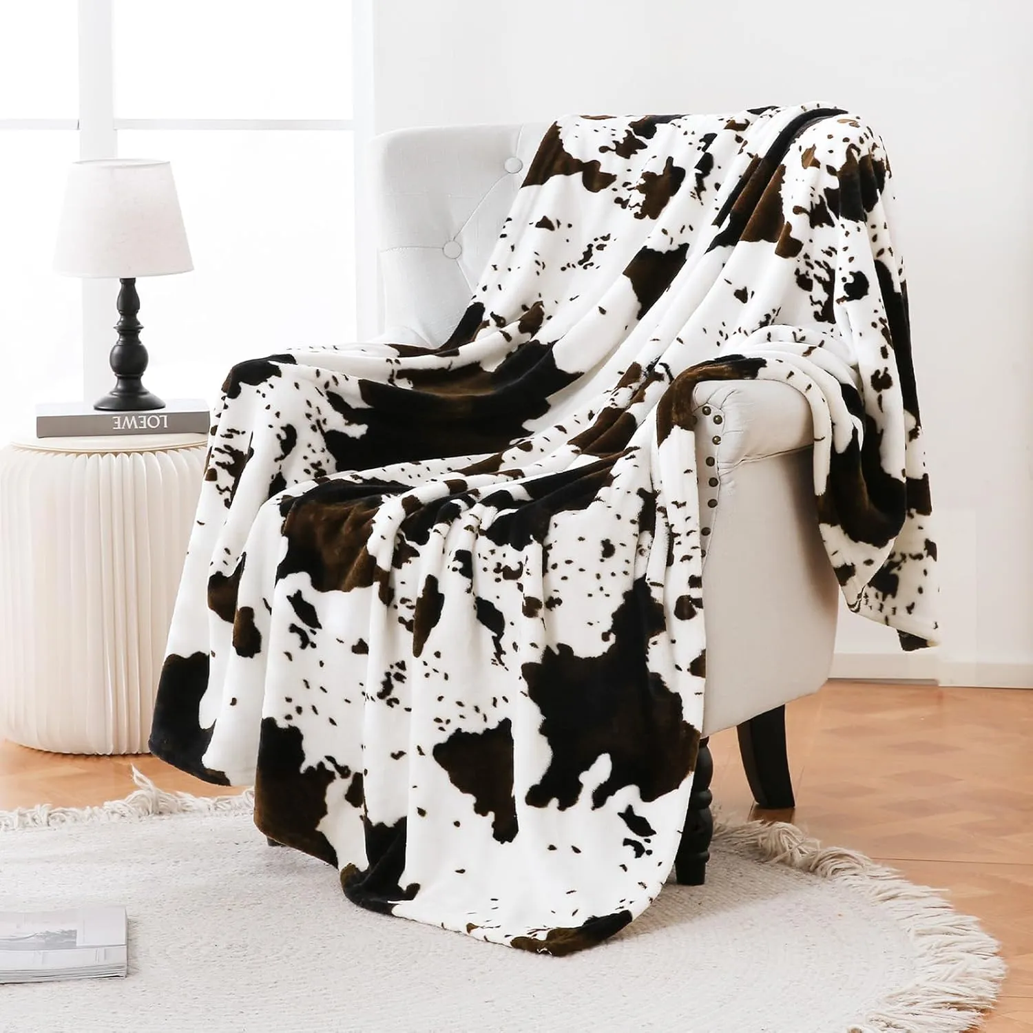 Bnuitland Cute Cow Printed Fleece Flannel Throw Blanket, Super Soft 300 GSM Double Sided Lightweight for Bed Sofa Couch Travel, Fluffy Fuzzy Animal Blanket for Kids/Baby/Pets, 5040 inch