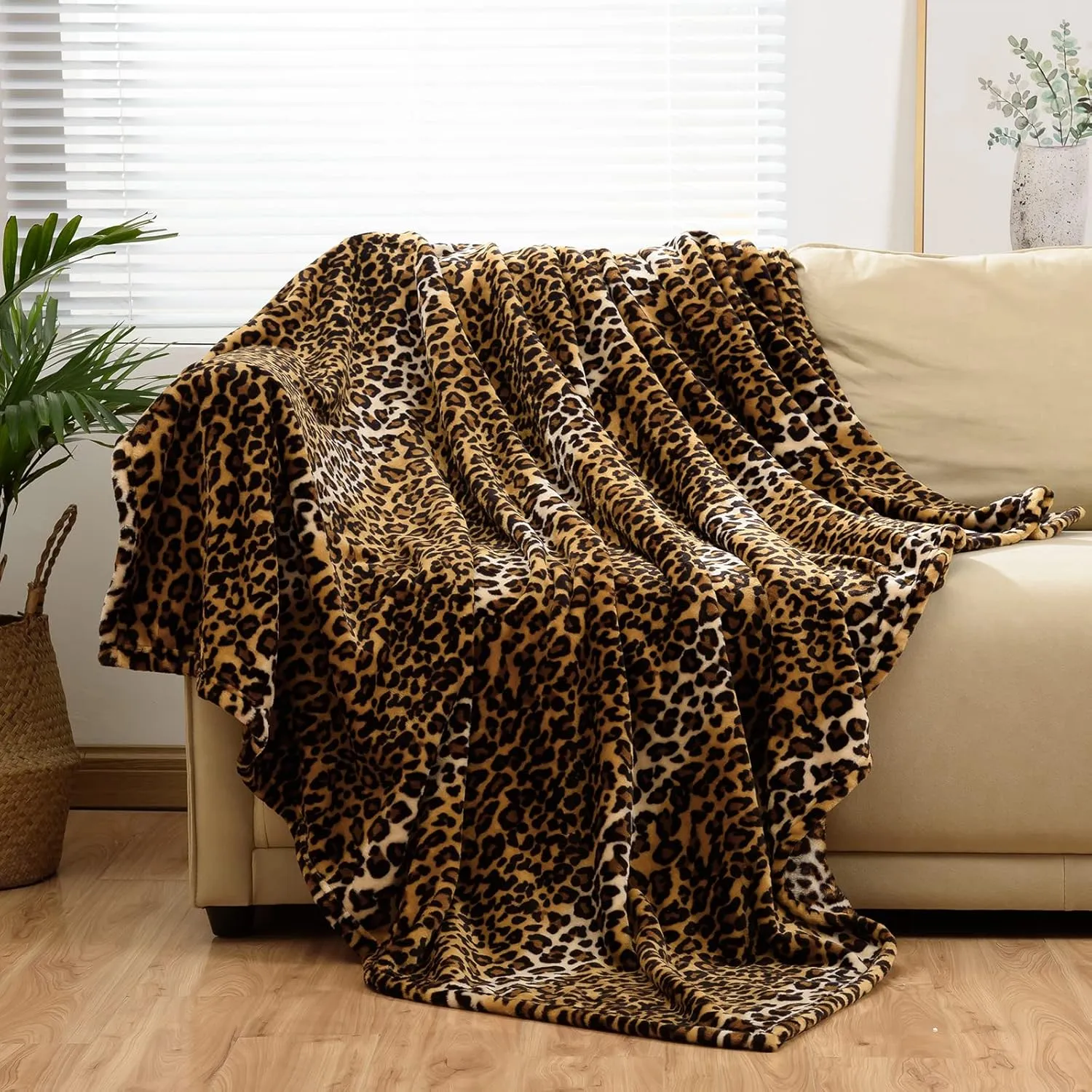 Bnuitland Leopard Print Fleece Flannel Throw Blanket, 300 GSM Double Sided Fuzzy Fluffy Throw for Bed Sofa Couch Travel, Super Soft Lightweight Cheetah Print Blanket for Kids/Baby/Pets, 5040 inch